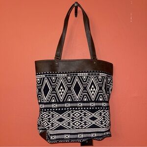 Thirty One Geometric Patterned Black and White